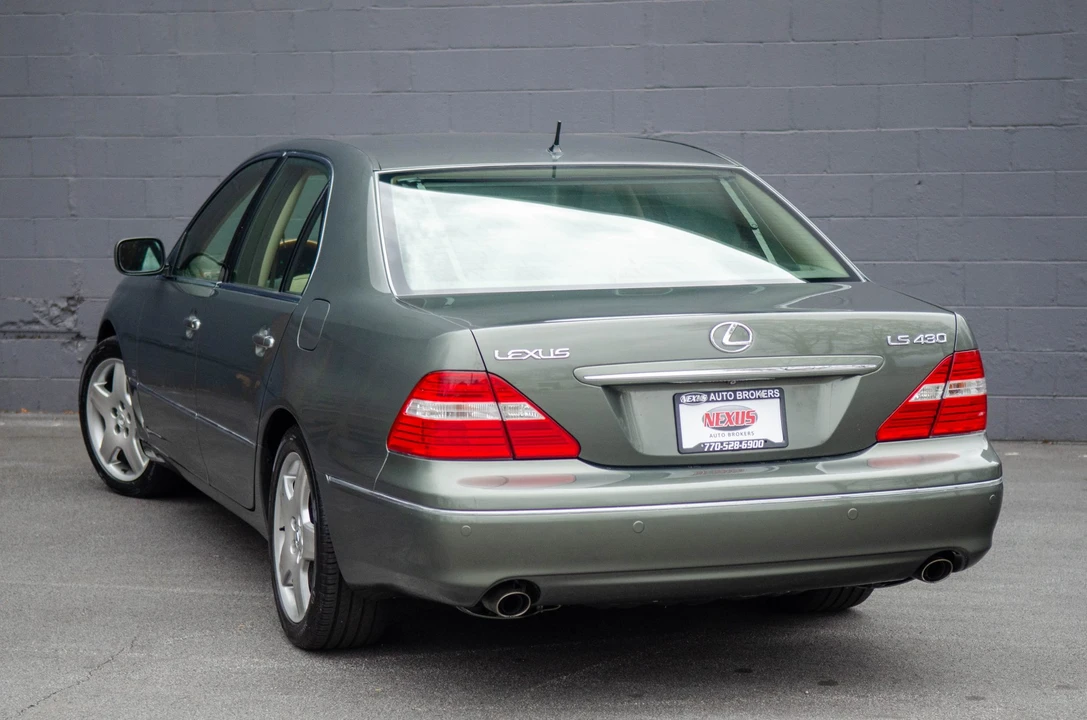 2004 Lexus LS 3rd Gen - Image 17 of 31