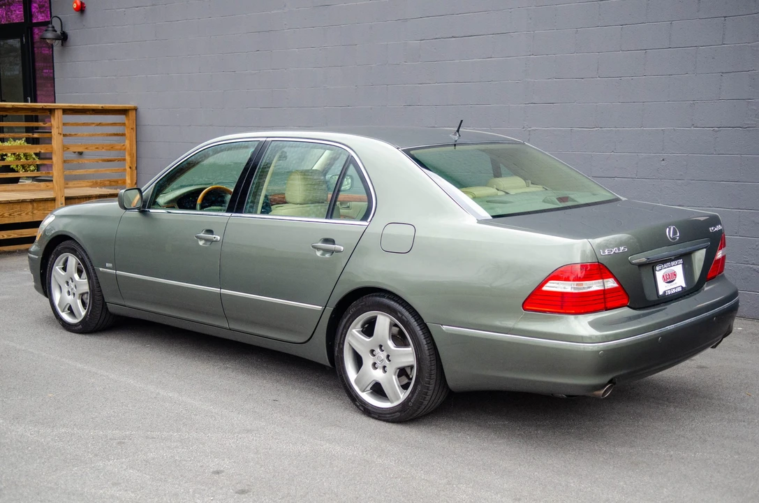 2004 Lexus LS 3rd Gen - Image 20 of 31