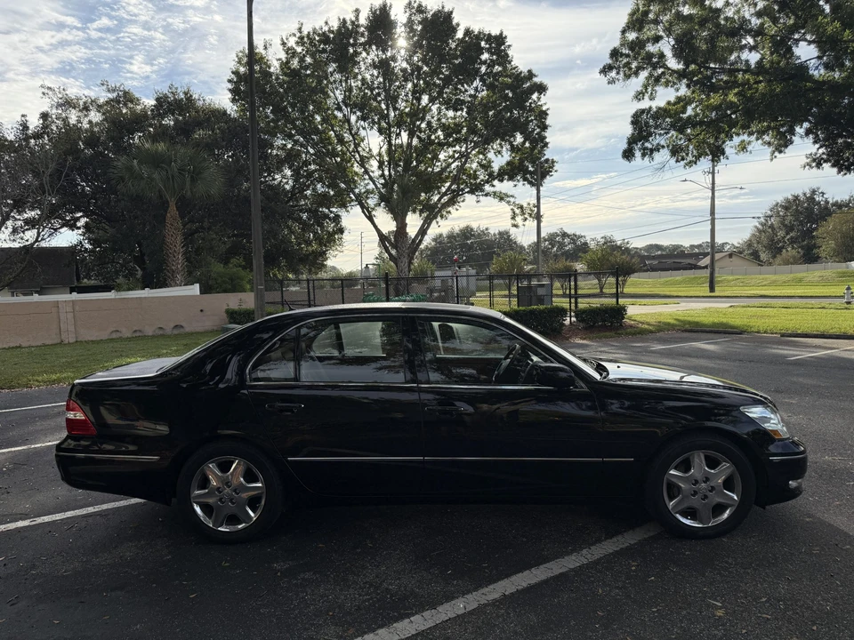 2004 Lexus LS 3rd Gen - Image 15 of 31