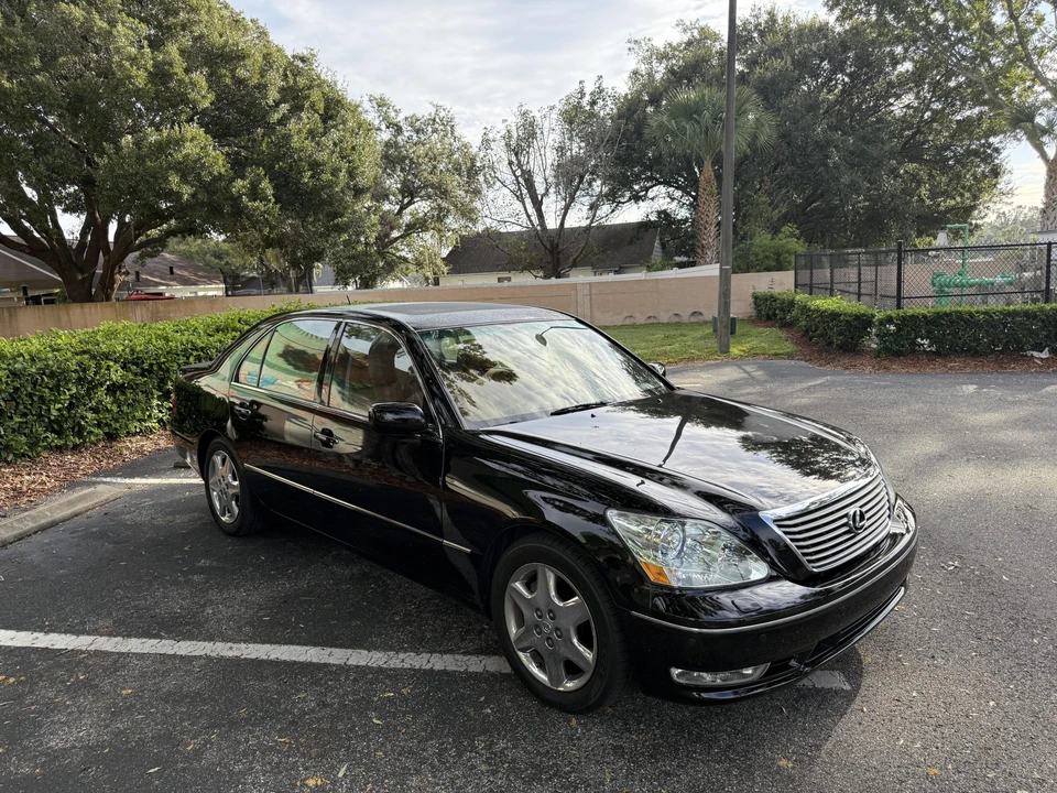 2004 Lexus LS 3rd Gen - Image 17 of 31