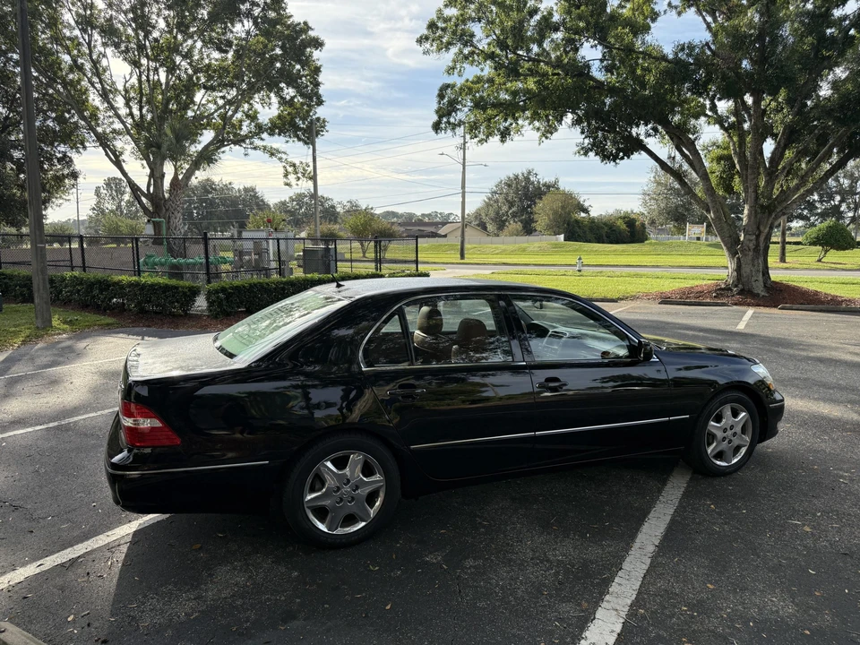 2004 Lexus LS 3rd Gen - Image 14 of 31