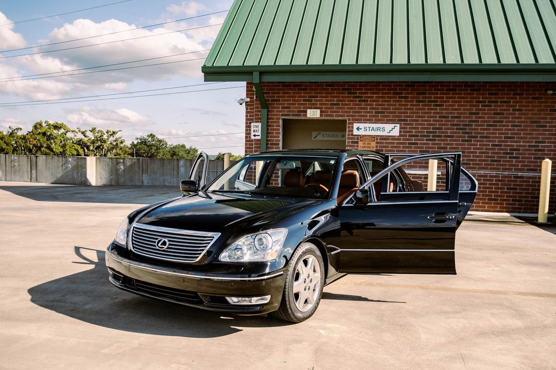 2004 Lexus LS 3rd Gen - Image 19 of 31