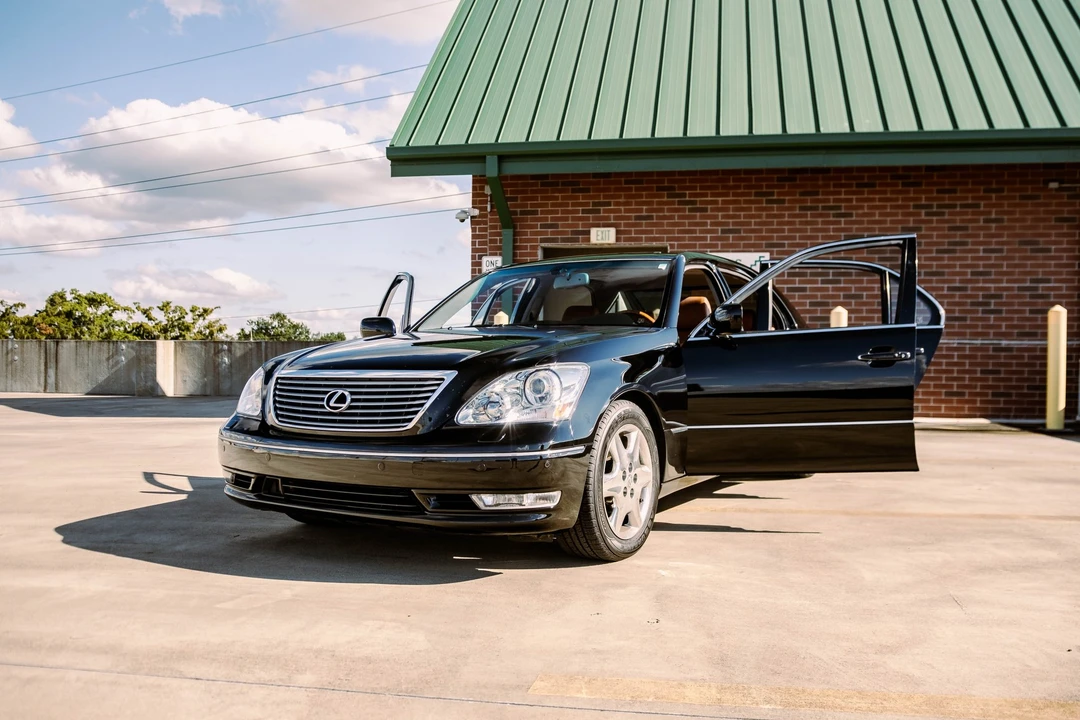 2004 Lexus LS 3rd Gen - Image 18 of 31