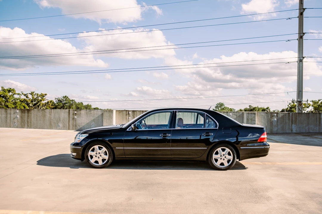 2004 Lexus LS 3rd Gen - Image 4 of 31