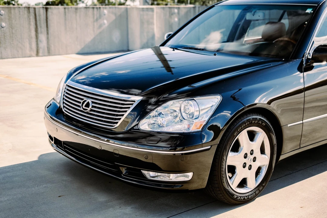 2004 Lexus LS 3rd Gen - Image 23 of 31