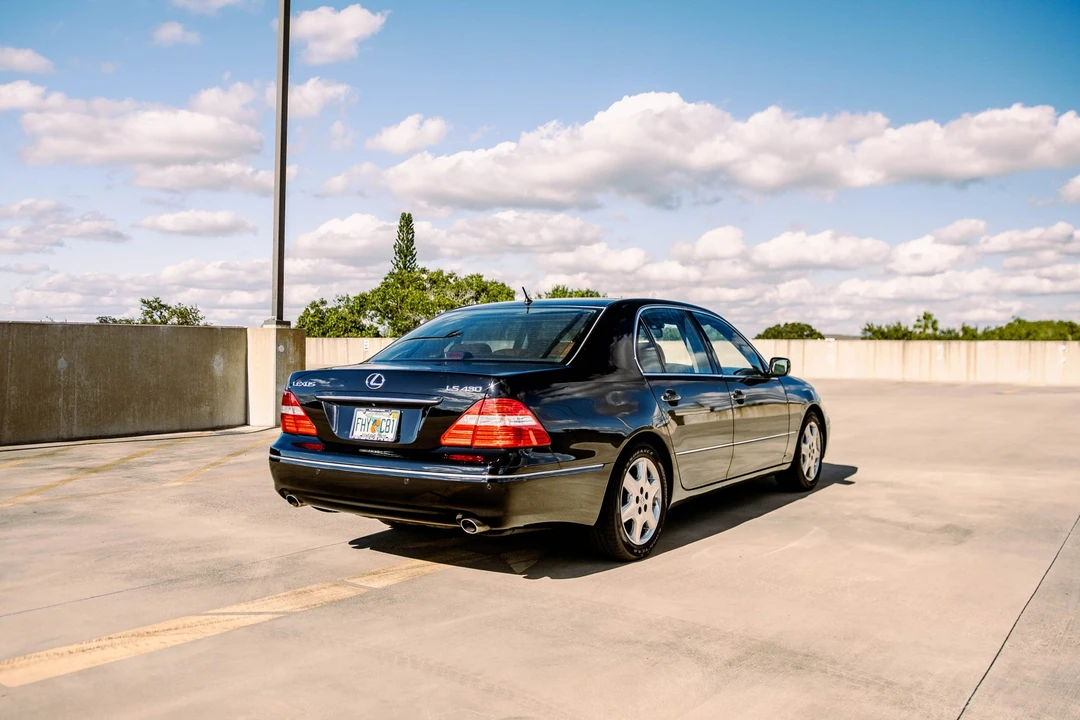 2004 Lexus LS 3rd Gen - Image 6 of 31