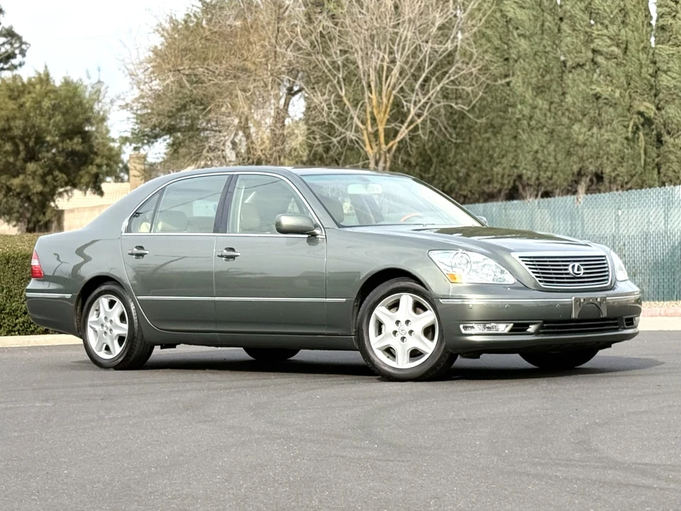 2004 Lexus LS 3rd Gen - Image 16 of 31
