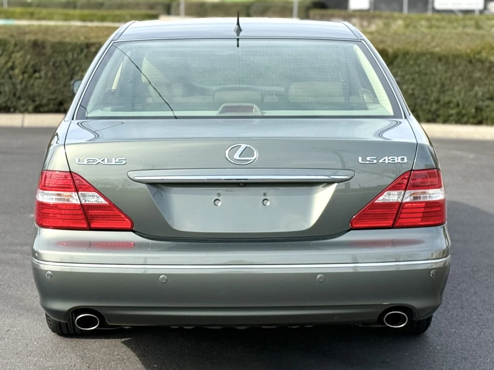 2004 Lexus LS 3rd Gen - Image 14 of 31
