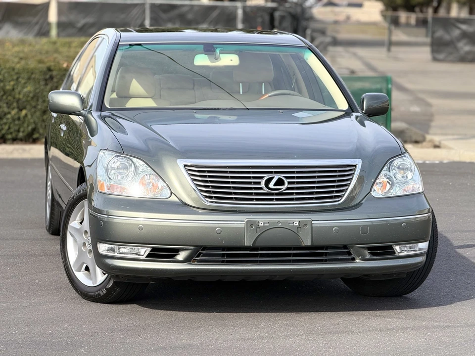 2004 Lexus LS 3rd Gen - Image 23 of 31
