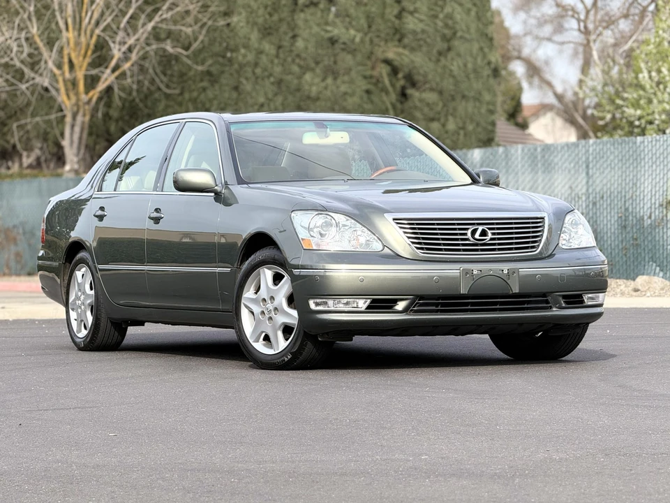 2004 Lexus LS 3rd Gen - Image 19 of 31