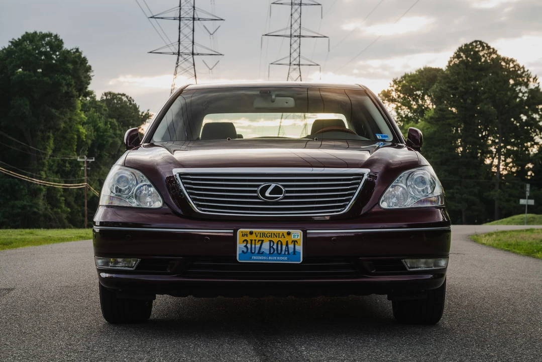 2004 Lexus LS 3rd Gen - Image 9 of 31