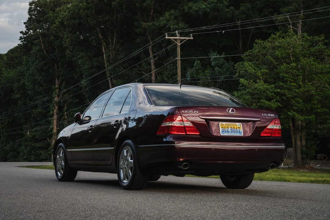 2004 Lexus LS 3rd Gen - Image 19 of 31