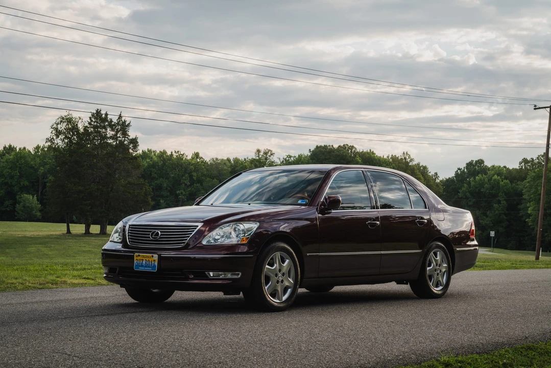 2004 Lexus LS 3rd Gen - Image 12 of 31