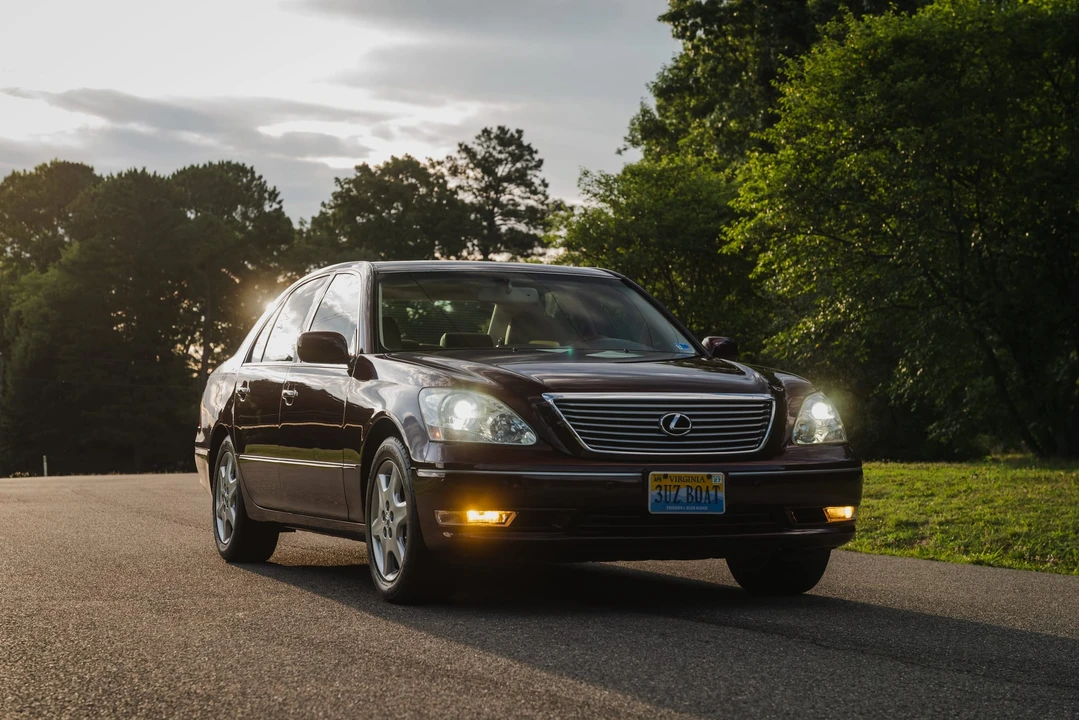 2004 Lexus LS 3rd Gen - Image 2 of 31