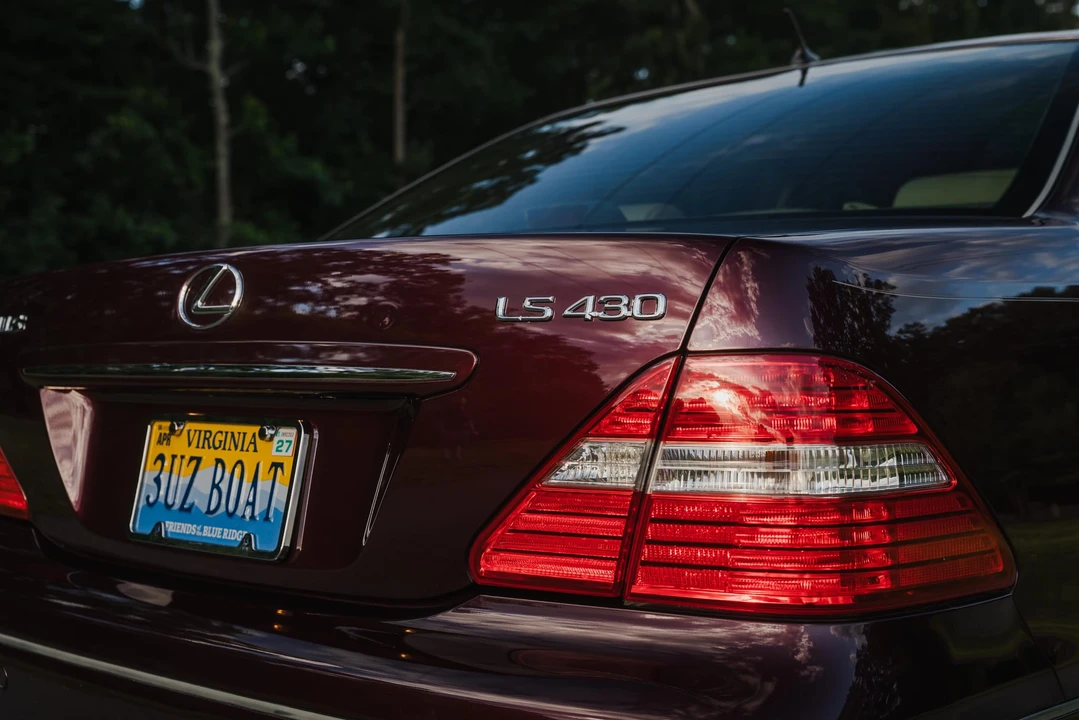 2004 Lexus LS 3rd Gen - Image 29 of 31
