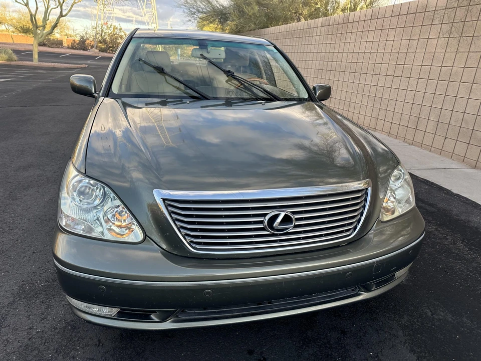 2004 Lexus LS 3rd Gen - Image 18 of 31