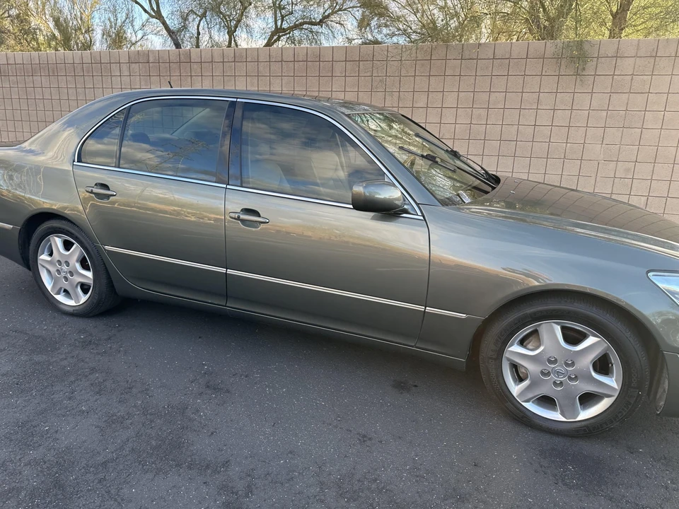 2004 Lexus LS 3rd Gen - Image 29 of 31