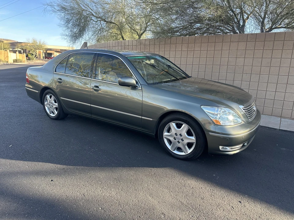 2004 Lexus LS 3rd Gen - Image 12 of 31