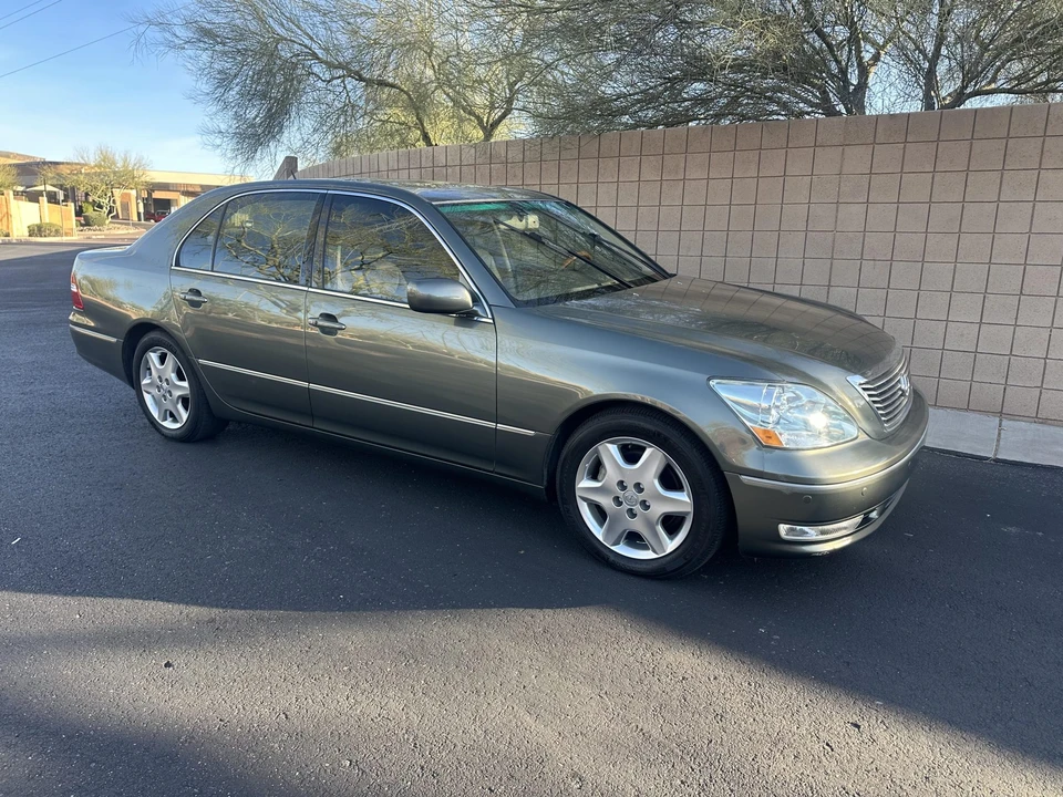 2004 Lexus LS 3rd Gen - Image 11 of 31