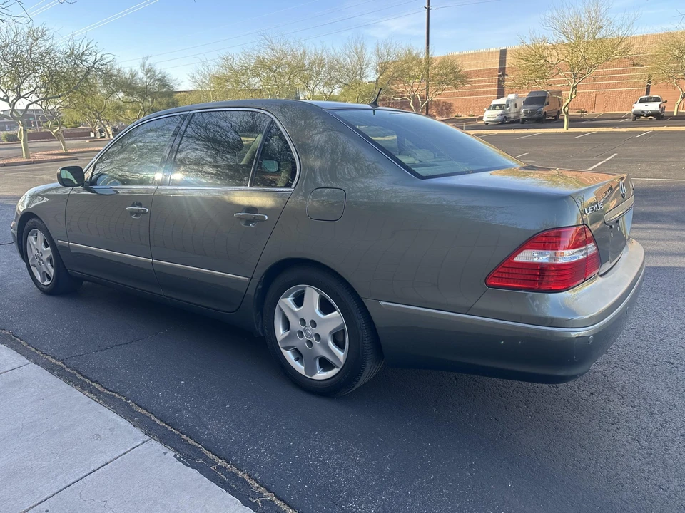 2004 Lexus LS 3rd Gen - Image 8 of 31