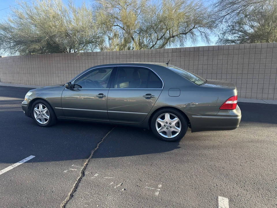 2004 Lexus LS 3rd Gen - Image 7 of 31