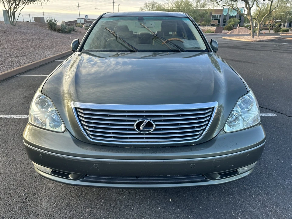2004 Lexus LS 3rd Gen - Image 19 of 31