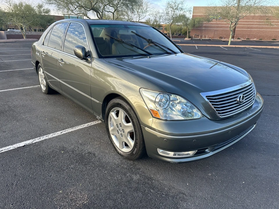 2004 Lexus LS 3rd Gen - Image 13 of 31