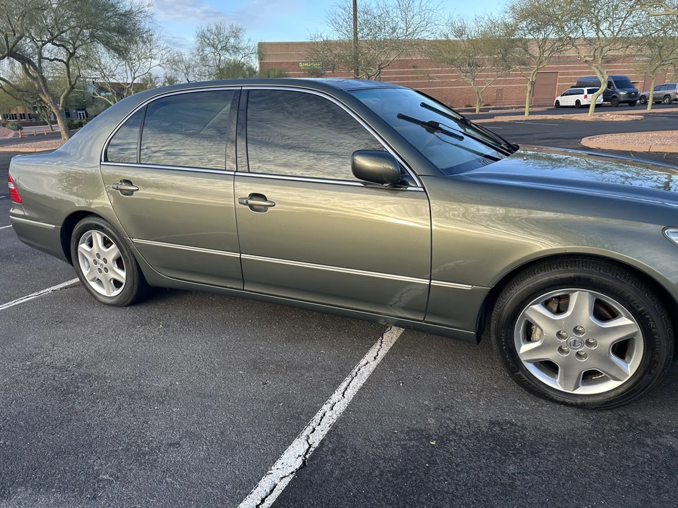 2004 Lexus LS 3rd Gen - Image 28 of 31