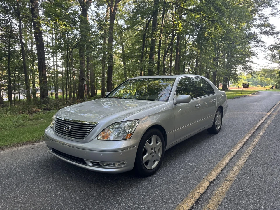 2004 Lexus LS 3rd Gen - Image 3 of 31