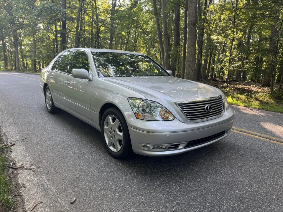 2004 Lexus LS 3rd Gen - Image 10 of 31