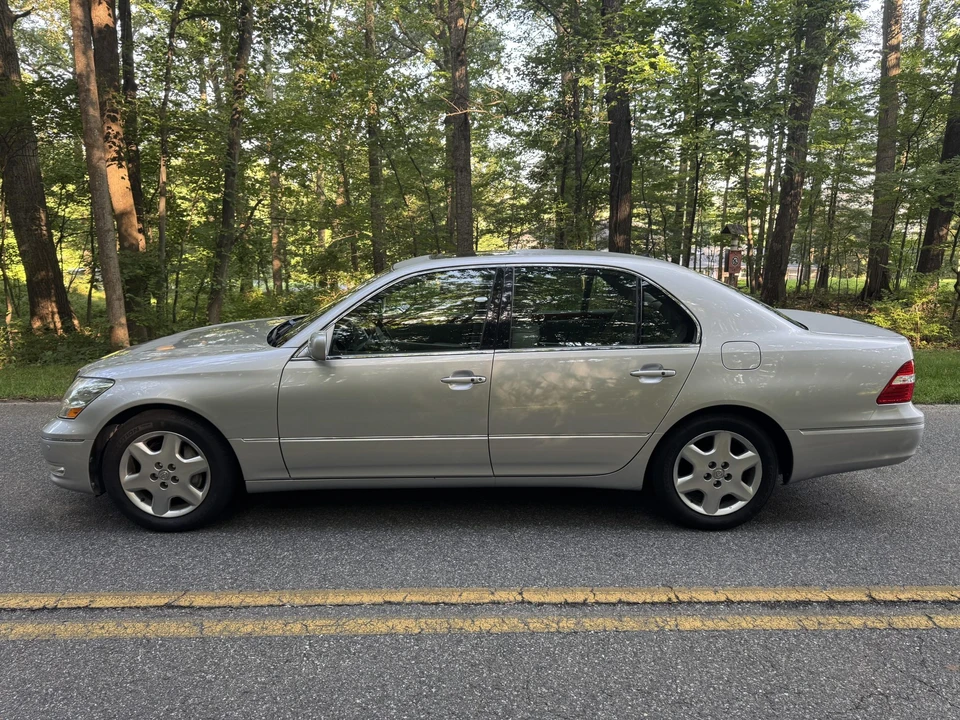 2004 Lexus LS 3rd Gen - Image 31 of 31