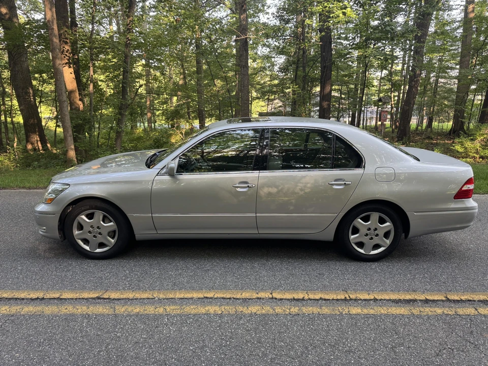 2004 Lexus LS 3rd Gen - Image 30 of 31