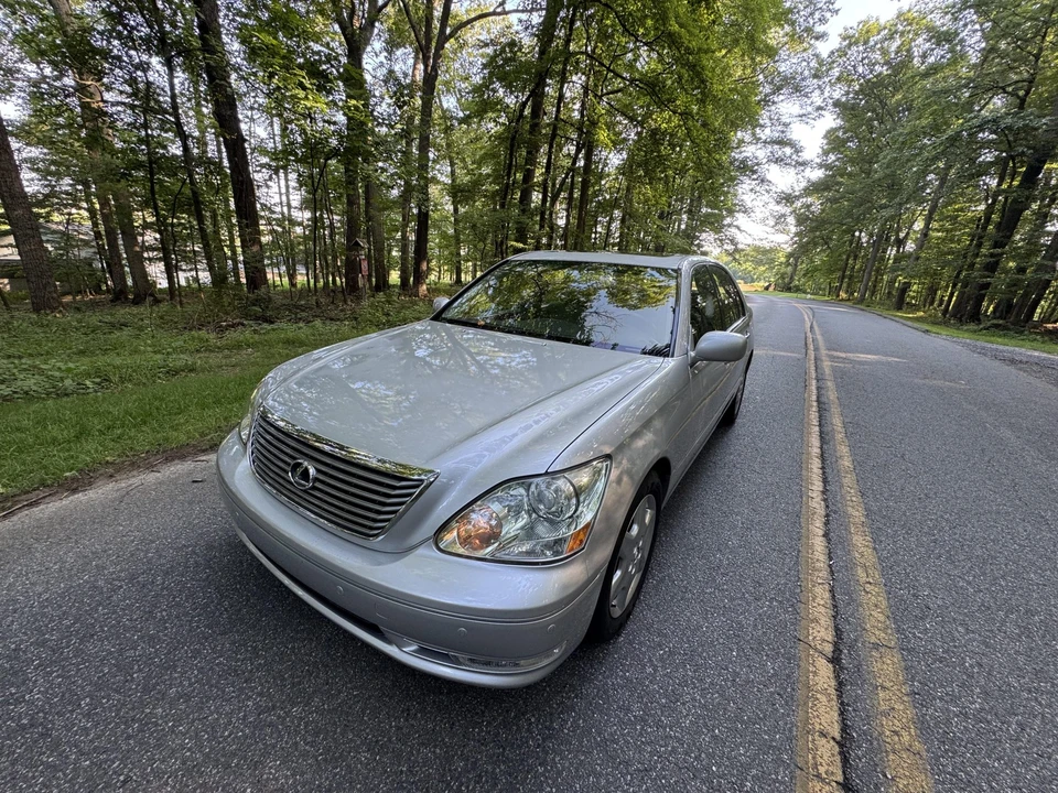 2004 Lexus LS 3rd Gen - Image 5 of 31