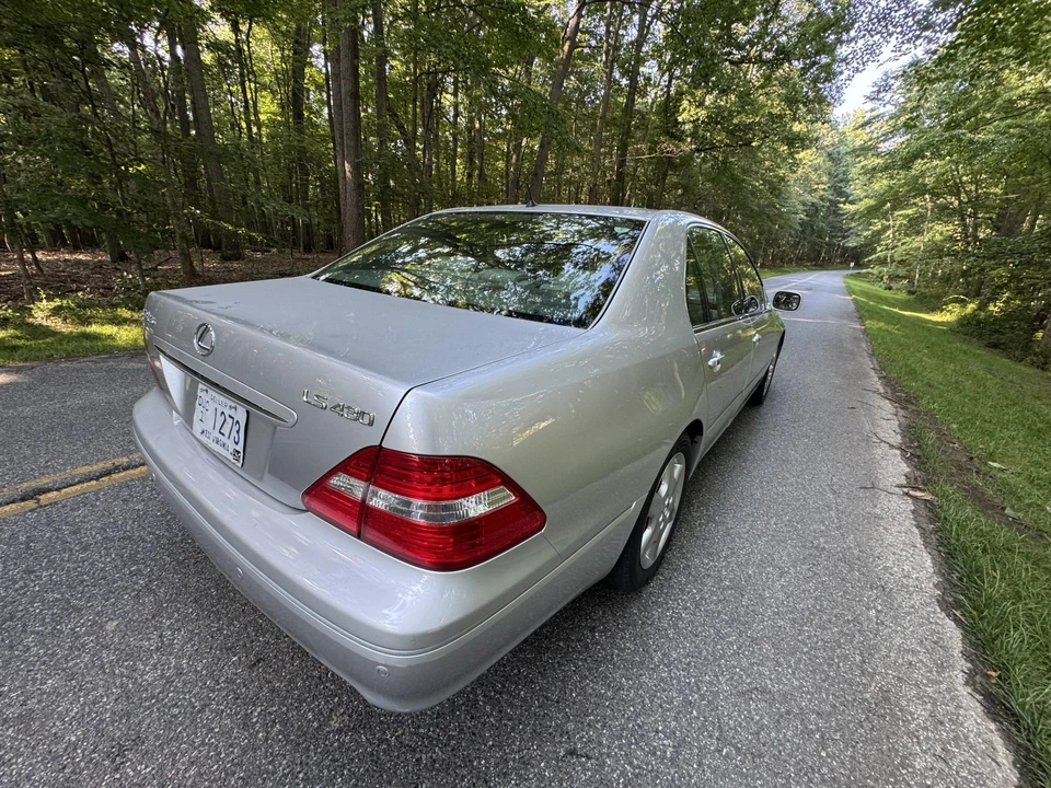 2004 Lexus LS 3rd Gen - Image 18 of 31
