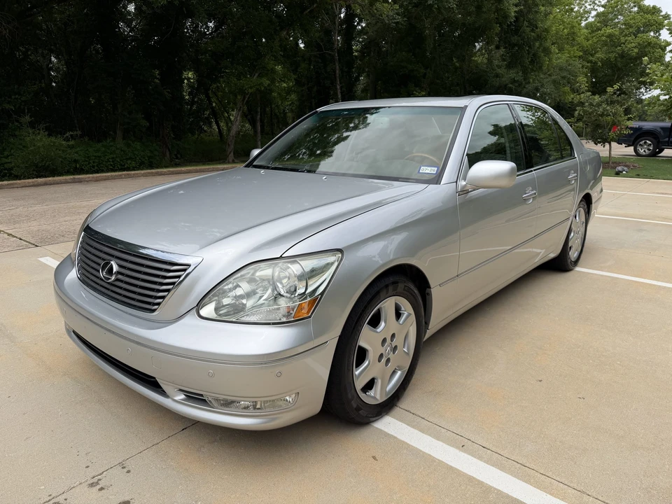 2004 Lexus LS 3rd Gen - Image 2 of 31