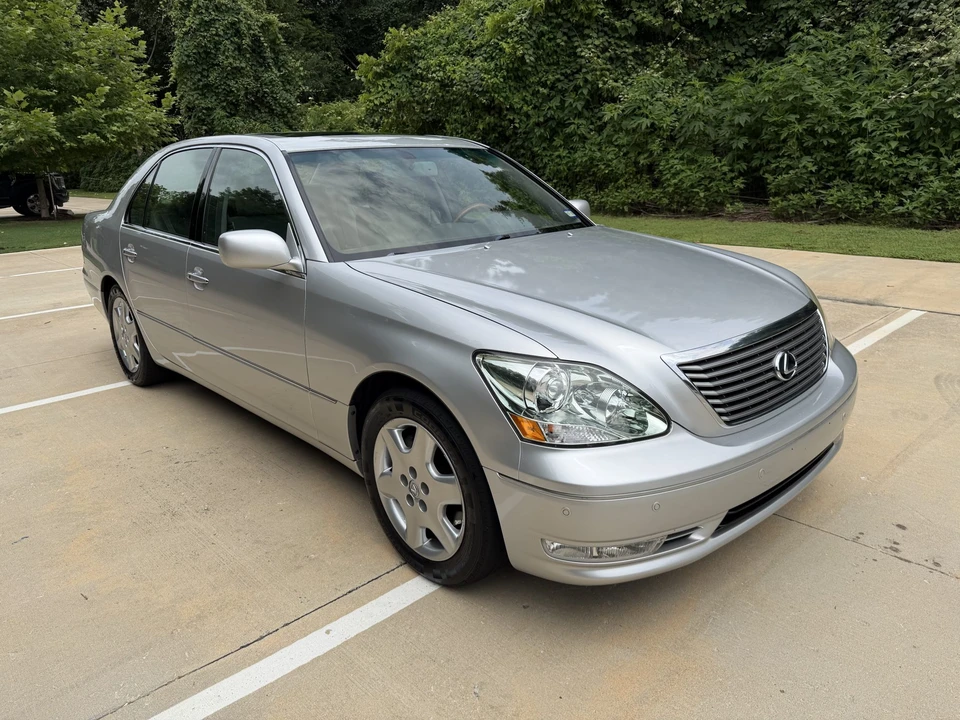 2004 Lexus LS 3rd Gen - Image 22 of 31