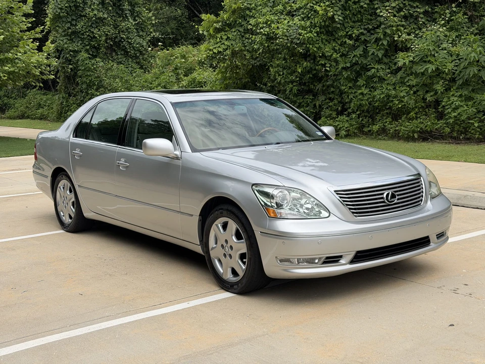 2004 Lexus LS 3rd Gen - Image 24 of 31