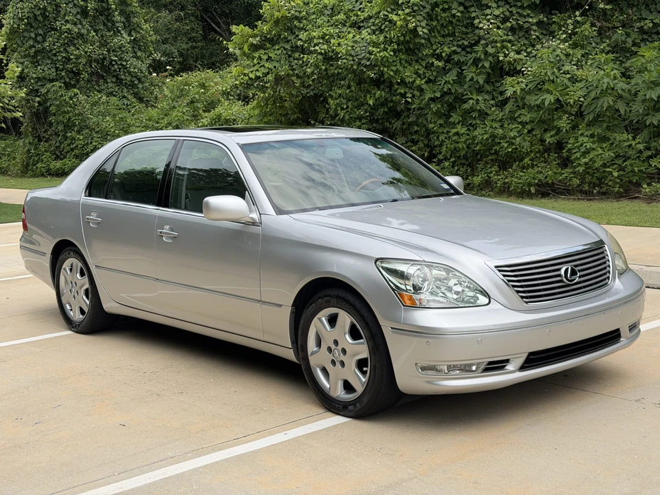 2004 Lexus LS 3rd Gen - Image 25 of 31