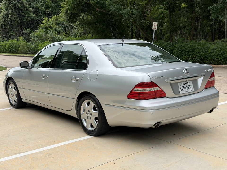 2004 Lexus LS 3rd Gen - Image 14 of 31