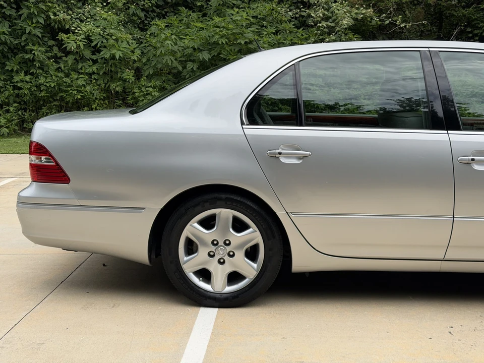 2004 Lexus LS 3rd Gen - Image 31 of 31