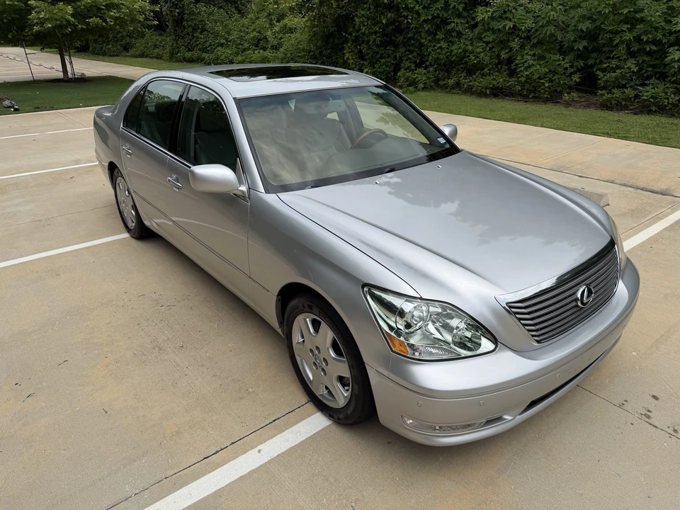 2004 Lexus LS 3rd Gen - Image 23 of 31