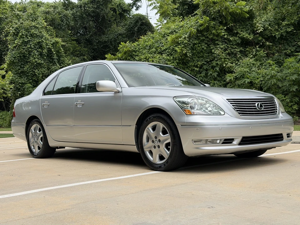 2004 Lexus LS 3rd Gen - Image 21 of 31