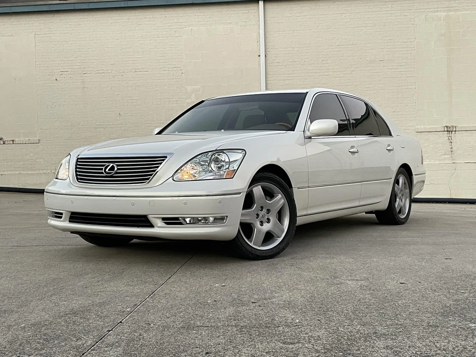 2004 Lexus LS 3rd Gen - Image 23 of 31