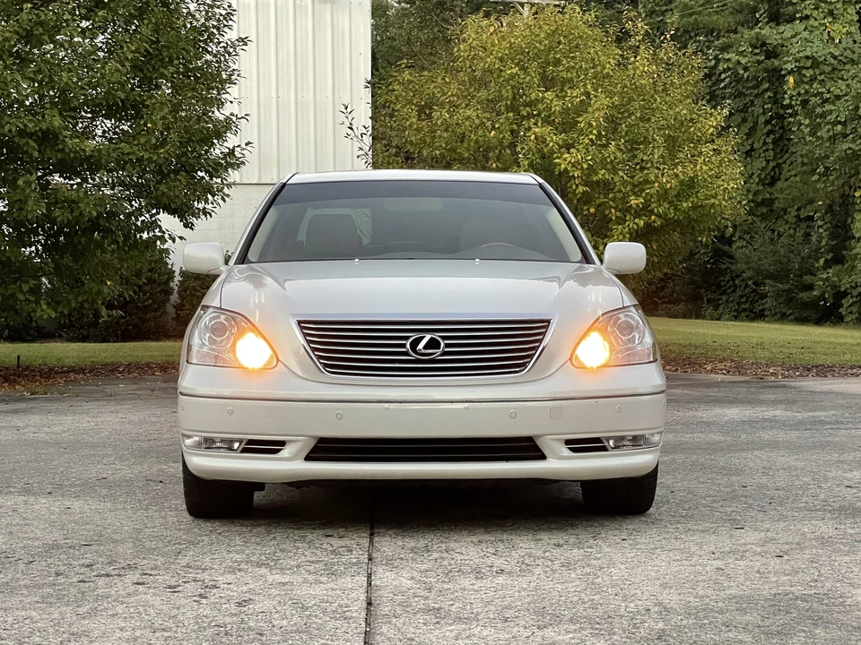 2004 Lexus LS 3rd Gen - Image 20 of 31