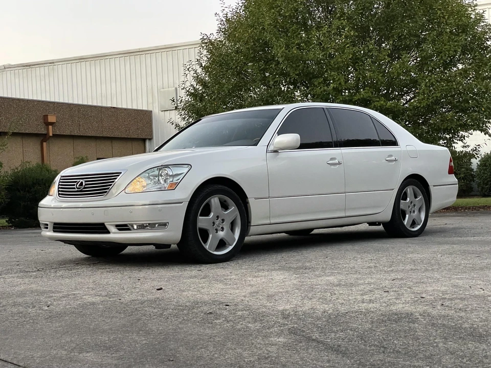 2004 Lexus LS 3rd Gen - Image 25 of 31