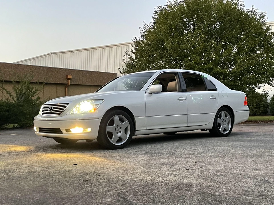 2004 Lexus LS 3rd Gen - Image 26 of 31
