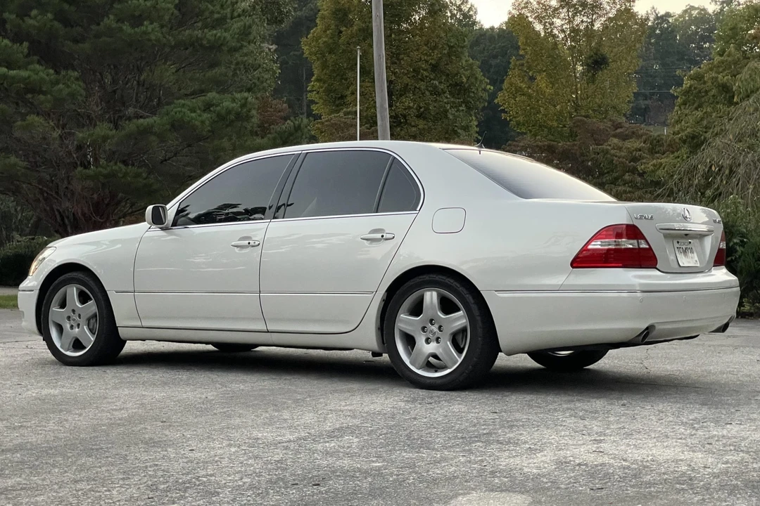 2004 Lexus LS 3rd Gen - Image 29 of 31
