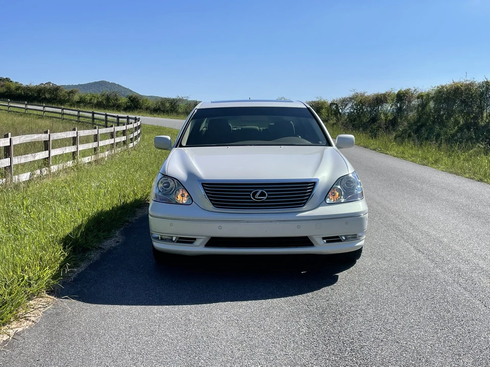 2004 Lexus LS 3rd Gen - Image 2 of 31