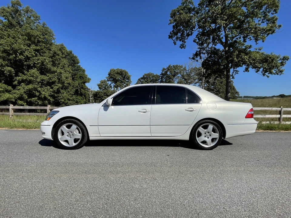 2004 Lexus LS 3rd Gen - Image 5 of 31