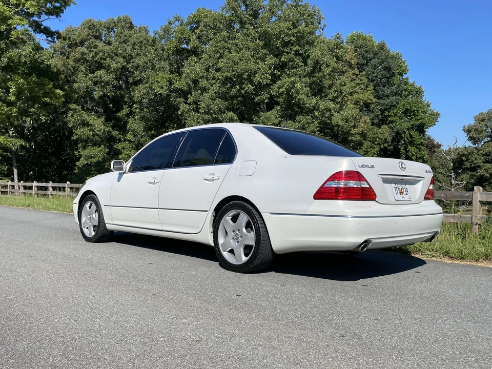 2004 Lexus LS 3rd Gen - Image 7 of 31